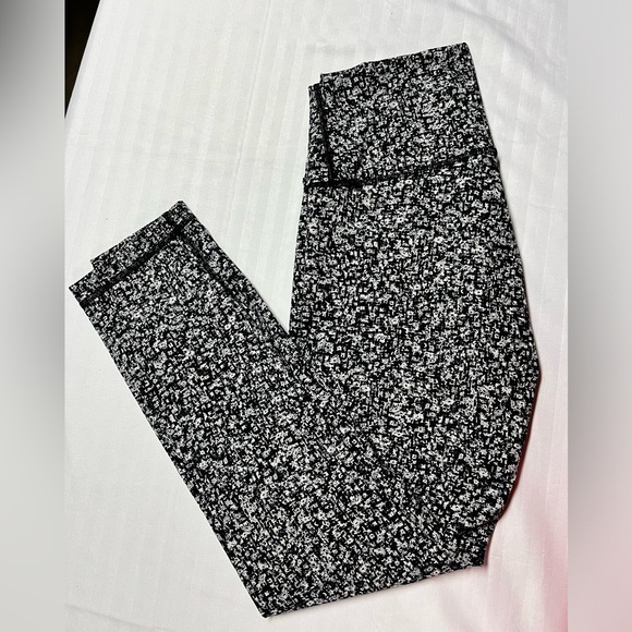 Lululemon Leggings - Picture 4 of 7